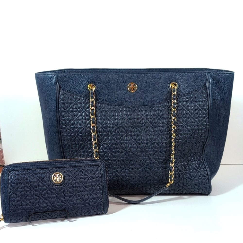Tory Burch Bryant Tote with Matching Wallet Navy Blue - Picture 2 of 16